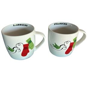 Starbucks Pair 2011 Limited Edition Holiday Coffee Mugs Red Green Mittens 10oz